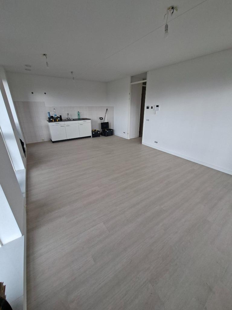 all round klusser , vloeren muren cinewall trappen