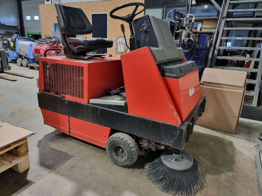 Hako Jonas 1100 Veegmachine - Opknapper, Ophalen