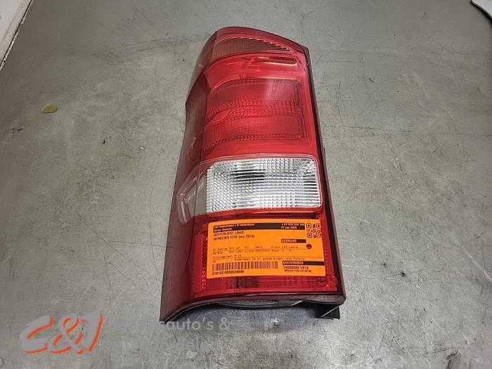 Achterlicht links van een Mercedes Vito