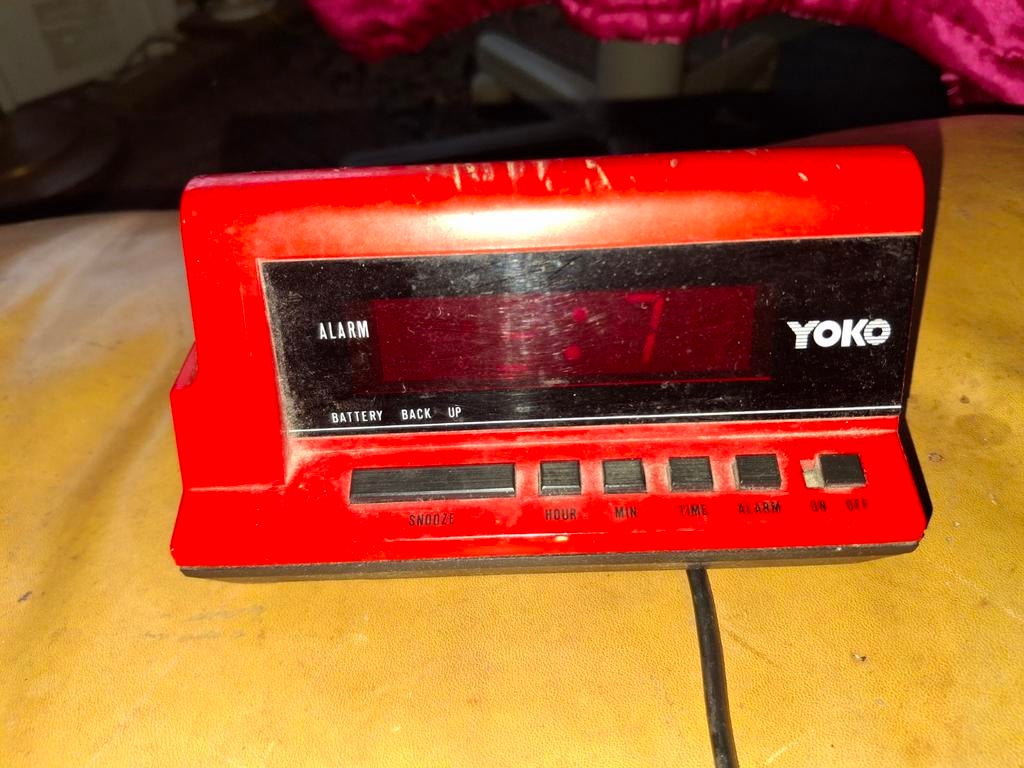 Retro Yoko Wekker, Ophalen of Verzenden, Gebruikt, Digitaal, Wekker of Tafelklok