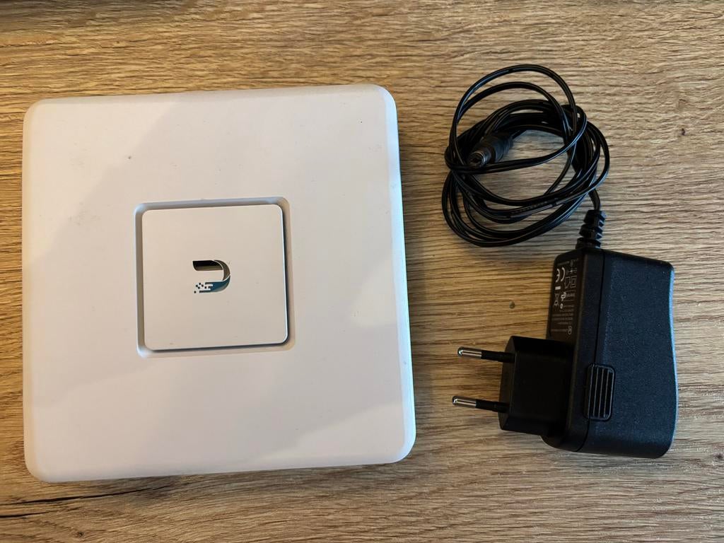 Ubiquiti UniFi Security Gateway - USG, Ophalen of Verzenden, Gebruikt, Router