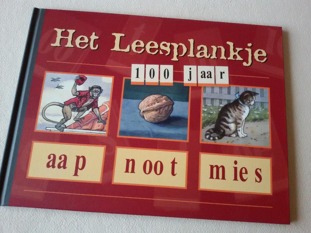 Het Leesplankje 100 jaar Aap-noot-mies, Ophalen of Verzenden, Nieuw, Fictie algemeen
