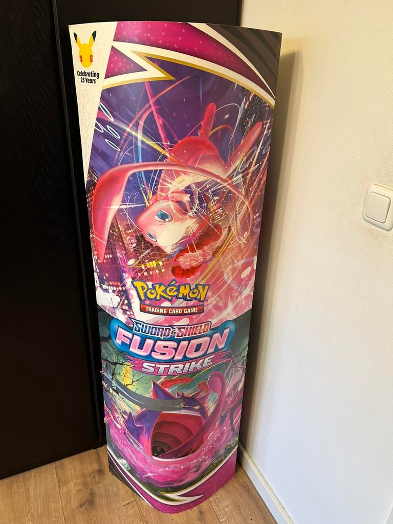 Zeldzame pokemon fusionstrike winkeldisplay, Ophalen, Zo goed als nieuw, Overige typen