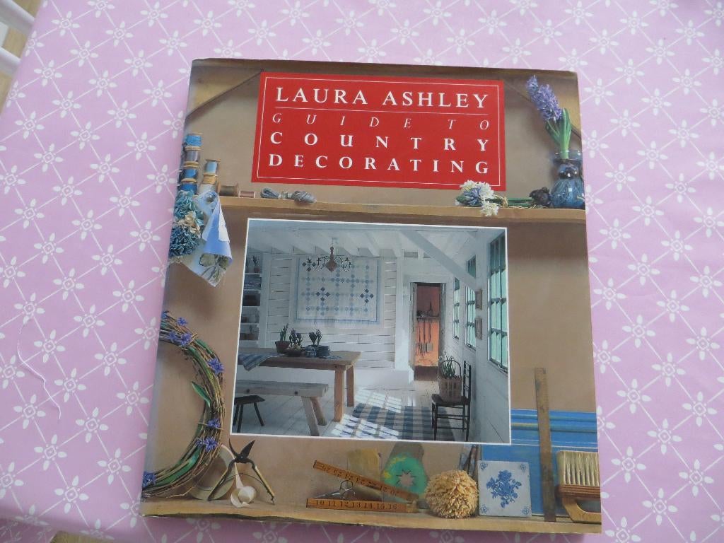 Laura Ashley Guide to Country Decorating/Vintage/Engeland, Boeken, Overige Boeken, Zo goed als nieuw, Ophalen of Verzenden