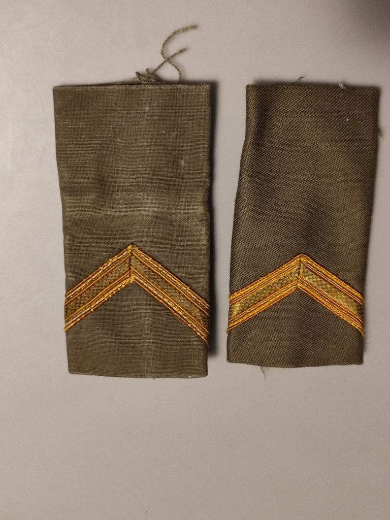 Setje rangen, Ophalen of Verzenden, Landmacht, Nederland, Embleem of Badge