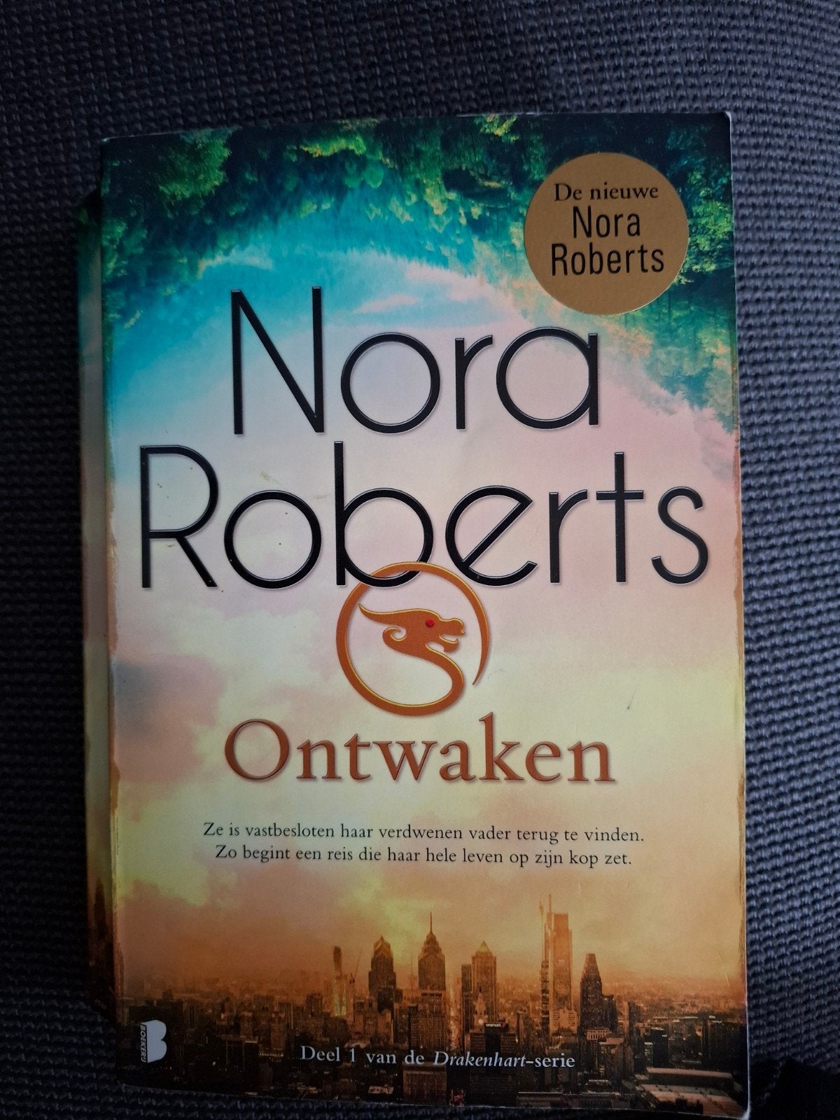 Nora Roberts - Ontwaken, Boeken, Ophalen of Verzenden, Gelezen, Nora Roberts