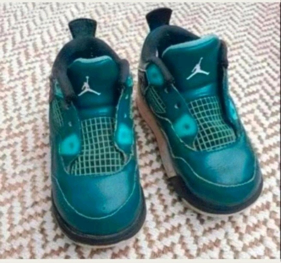 Nike Jordan maatje 23,5 Sneakers, Ophalen of Verzenden, Zo goed als nieuw, Jongetje of Meisje, Schoentjes