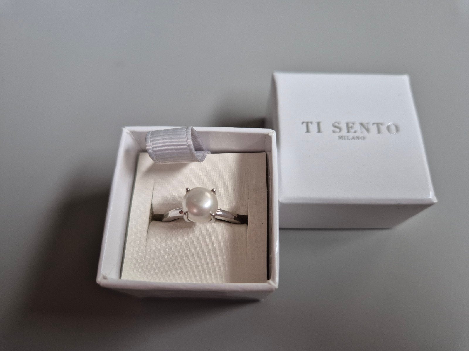 Nieuwe Ti Sento zilveren ring met parel, maat 56, Nieuw, Ophalen of Verzenden, 17 tot 18, Dame