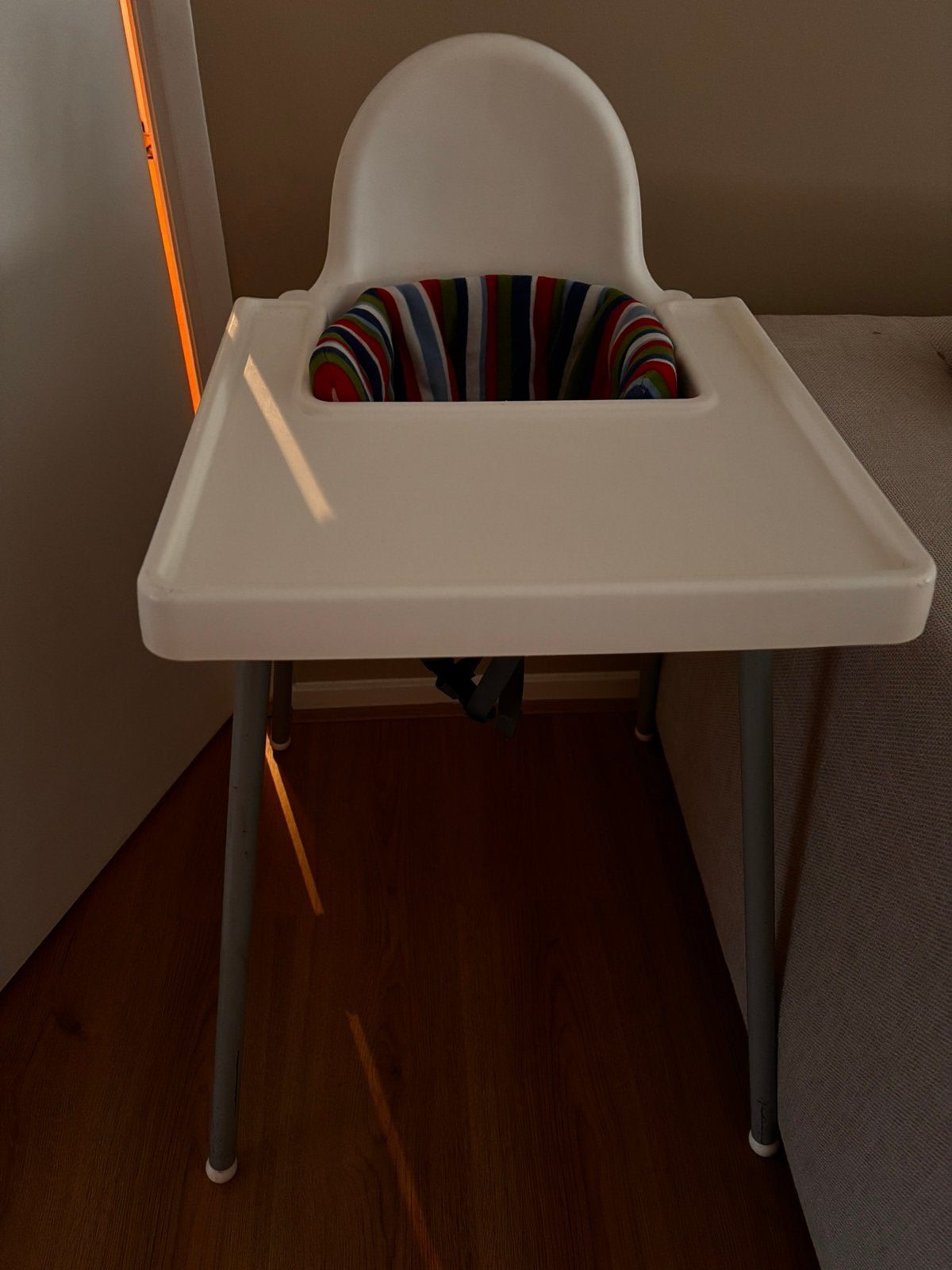 Ikea stoel met kussentje, Kinderen en Baby's, Ophalen, Gebruikt, Overige typen, Afneembaar eetblad