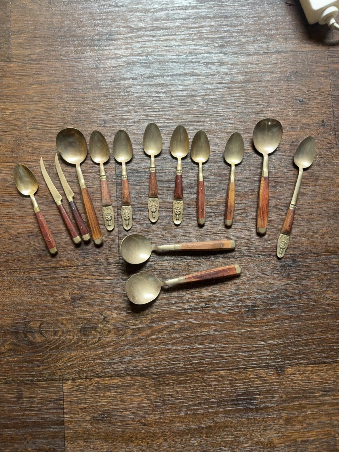 Sola Vintage messing bestekset met houten handvatten, Antiek en Kunst, Antiek | Bestek, Ophalen of Verzenden