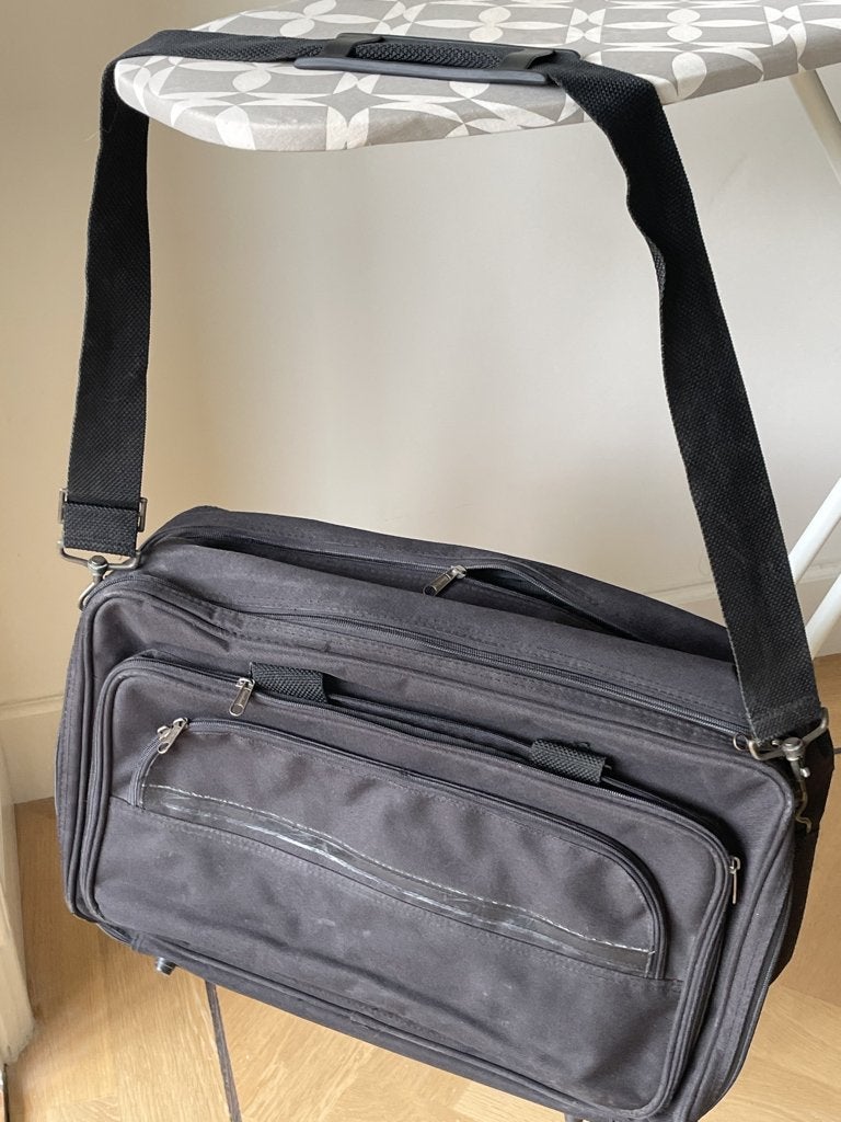 zwarte comfortabele reis tas, Ophalen, 40 tot 60 cm, 30 cm of meer, Gebruikt