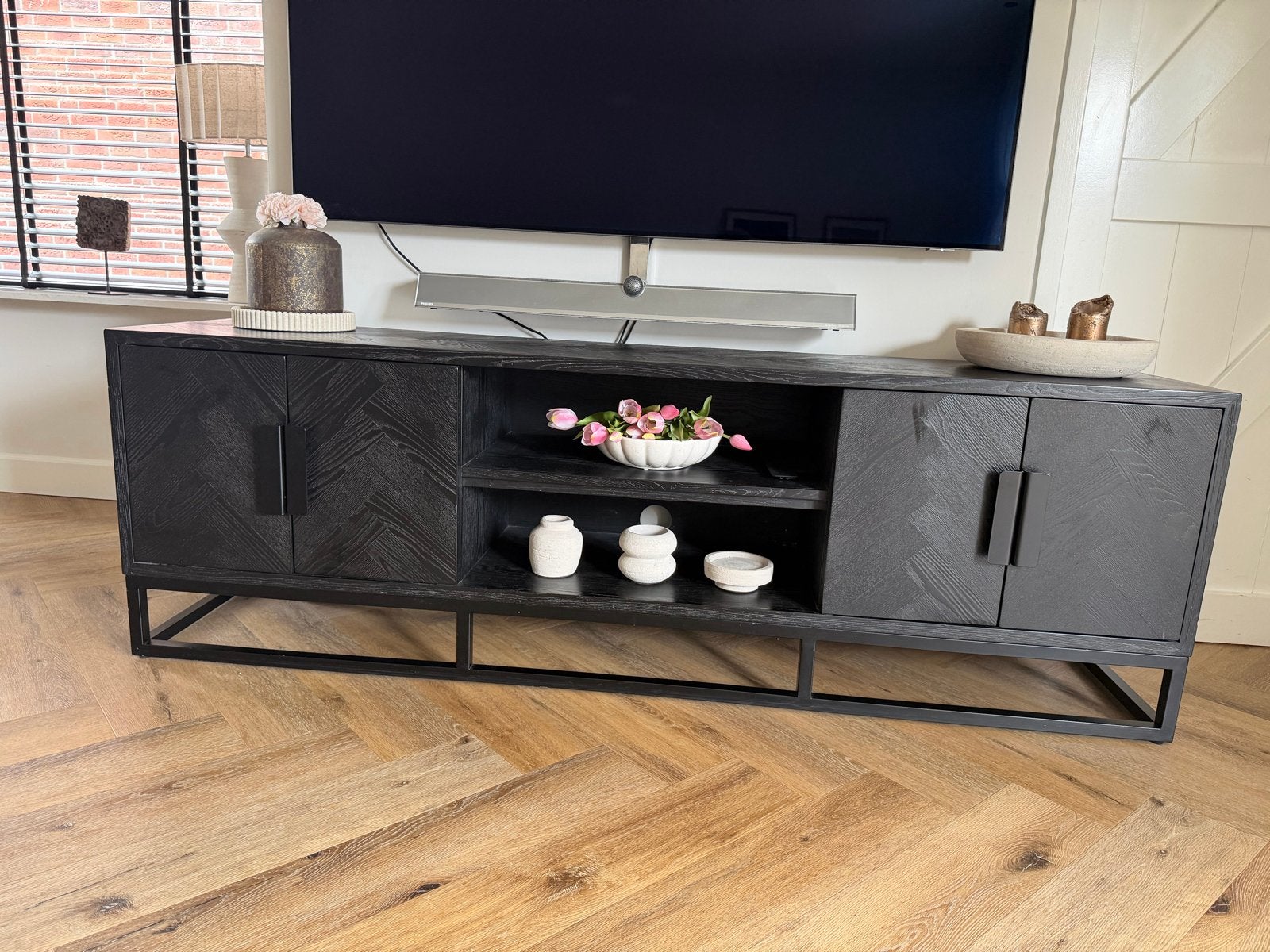 Zwart mangohouten tv-meubel 1.80m, Ophalen, 150 tot 200 cm, Zo goed als nieuw, Minder dan 100 cm