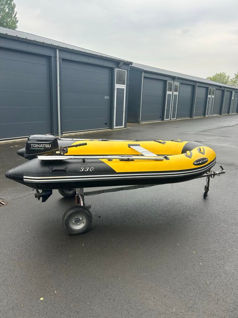 9.8 pk tohatsu met rougneck 330 met kleine trailer, Overige merken, Gebruikt, Ophalen of Verzenden, Benzine