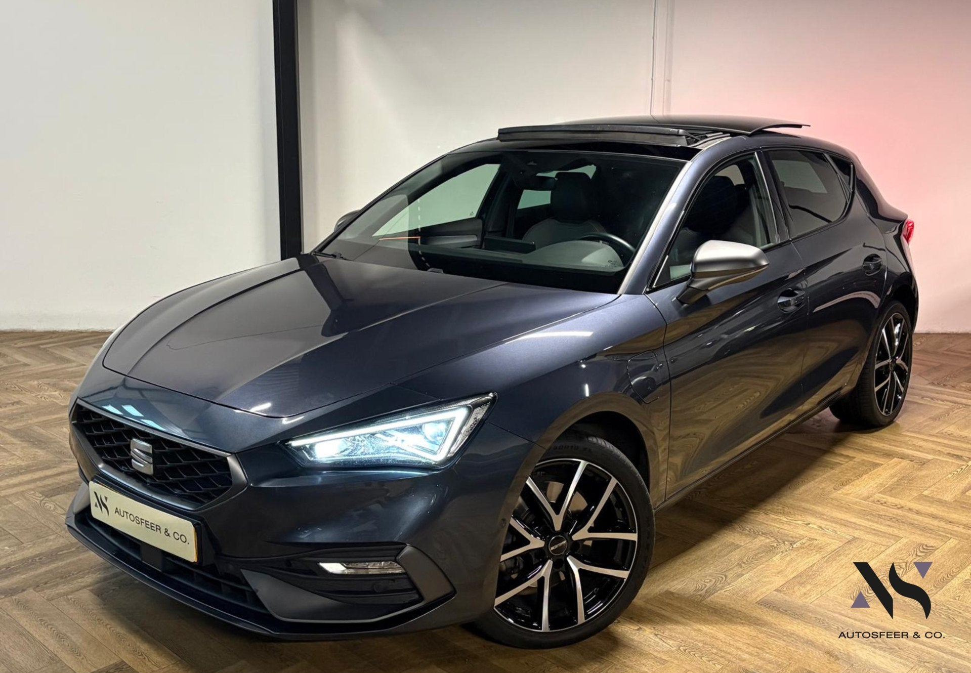 Seat LEON 1.4 TSI eHybrid PHEV FR PANO KEYLESS VOL', Auto's, Seat, Gebruikt, 150 pk, Leon, Automatische klimaatregeling