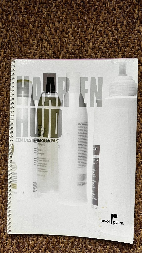 Haar en Huid: Een Designeraanpak - Pivot Point, Ophalen of Verzenden, Zo goed als nieuw, MBO, Pivot Point
