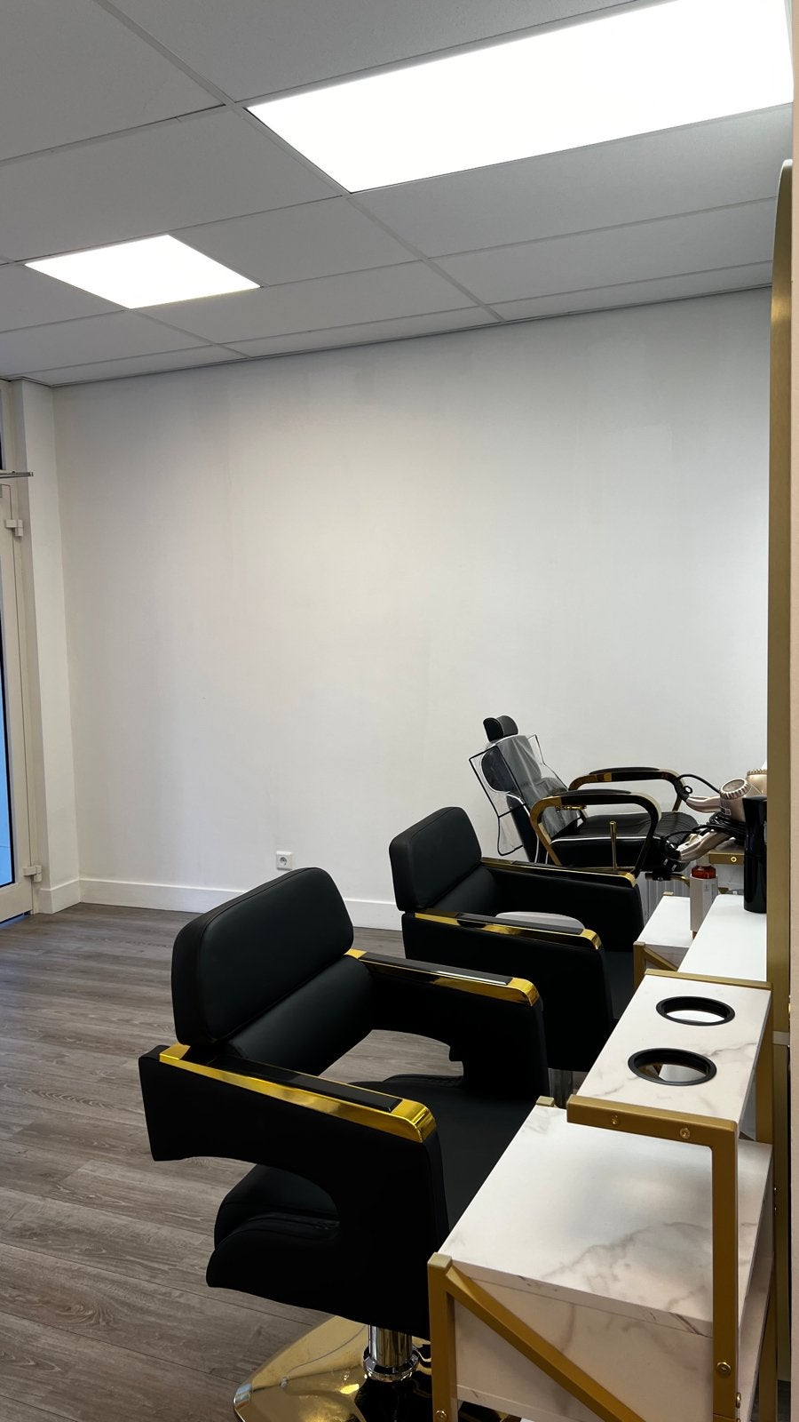 Werkplekken te huur – Beauty & Kapsalon Voorburg, Hairextensions