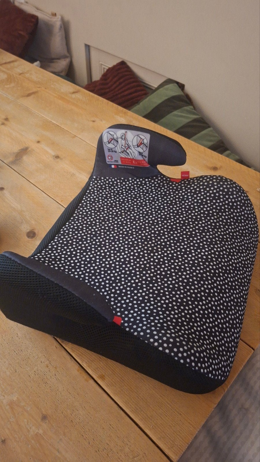 Zwart autostoeltje/zitverhoger met witte stippen, Overige merken, 15 t/m 36 kg, Ophalen of Verzenden, Gebruikt