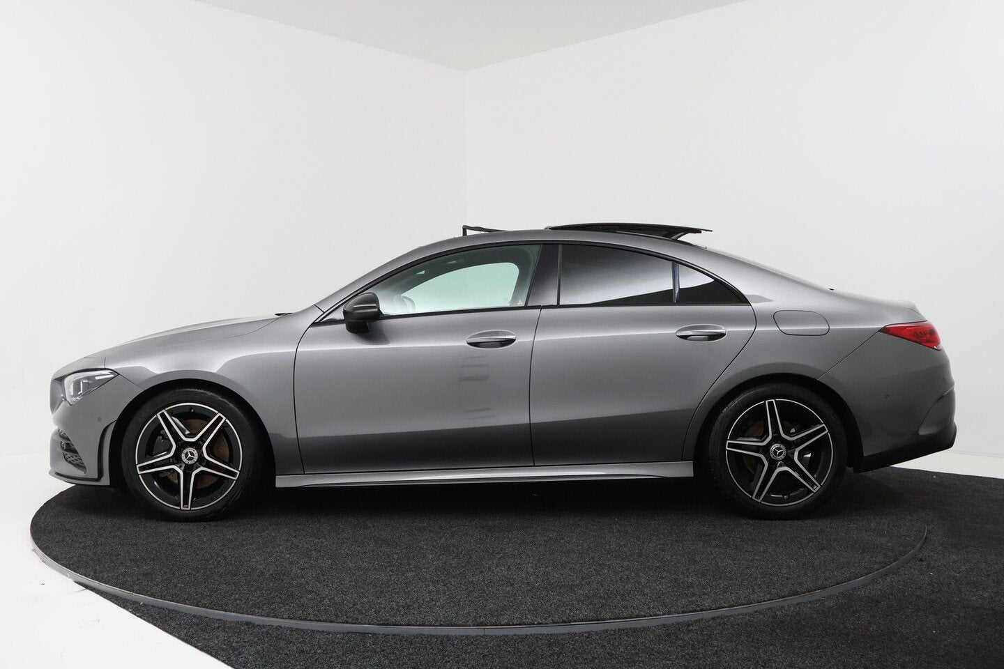 Mercedes-Benz CLA-Klasse 200 Business Solution AMG (PANORAMA, CLA, Gebruikt, Euro 6, 4 cilinders
