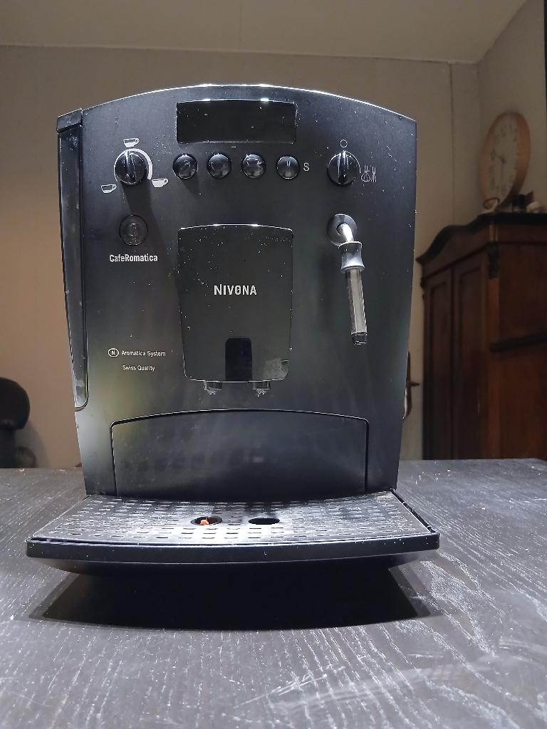 Koffieautomaat. NIVONA NICR 605.. Defect! Voor onderdelen., Witgoed en Apparatuur, Koffiezetapparaten, Koffiemachine, Ophalen of Verzenden