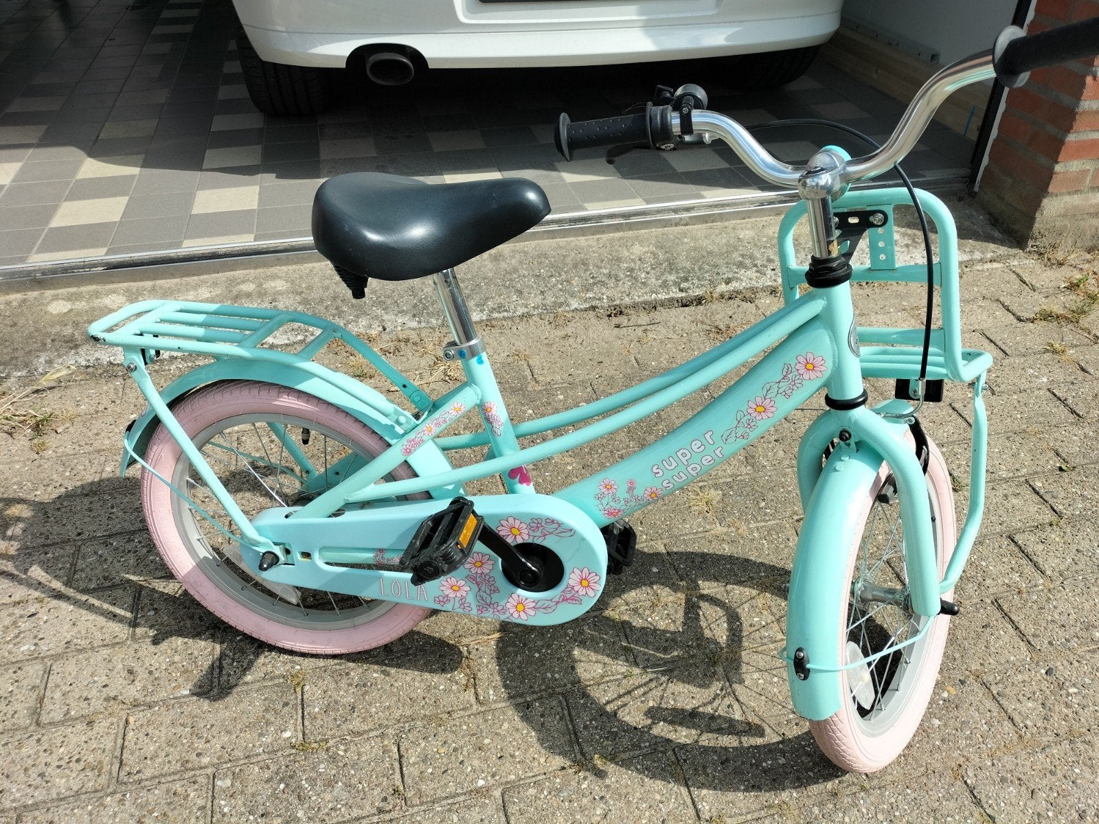 Meisjes fiets Lola, Ophalen, Zo goed als nieuw, 20 inch