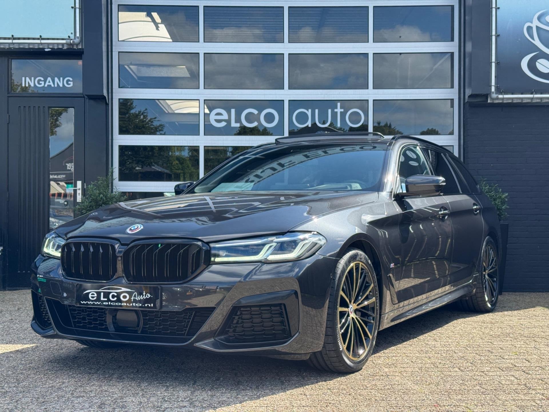BMW 5-serie Touring 530i M-Sport / Pano / ACC / Luchtvering, Auto's, Automaat, Gebruikt, 4 cilinders, 2000 kg