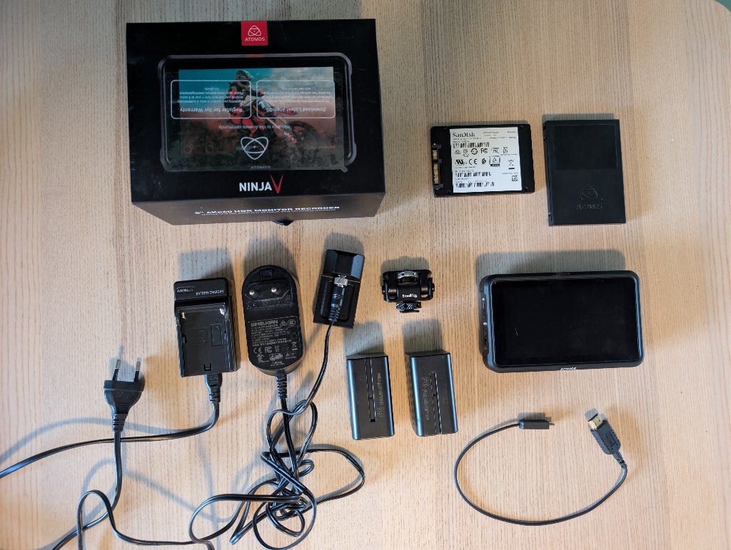 Atomos Ninja V + accessoires, Audio, Tv en Foto, Videocamera's Digitaal, Zo goed als nieuw, Overige soorten, Overige merken, Minder dan 8x