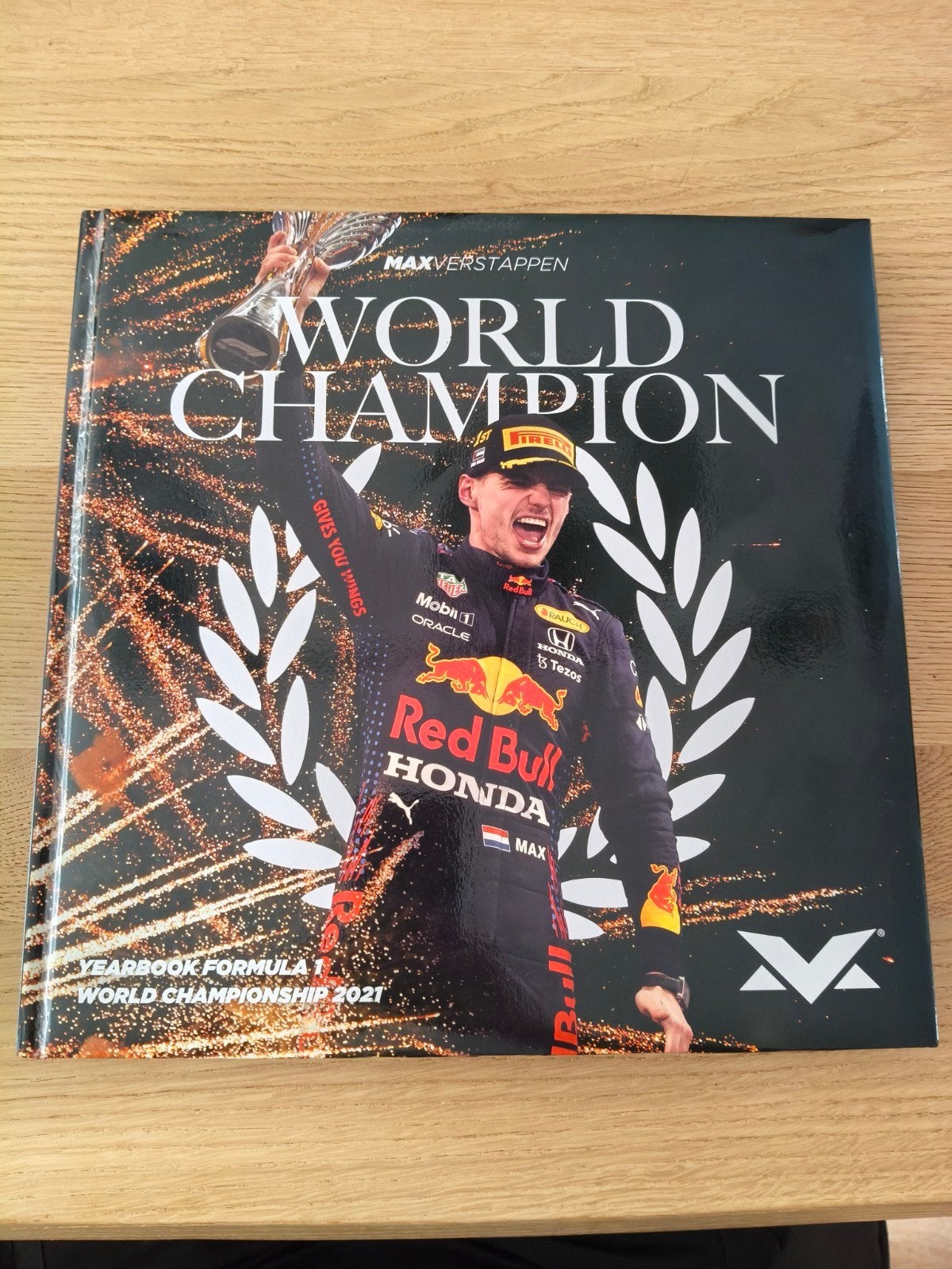 F1 jaarboek Max Verstappen 2021, Ophalen of Verzenden, Zo goed als nieuw, Overige sporten