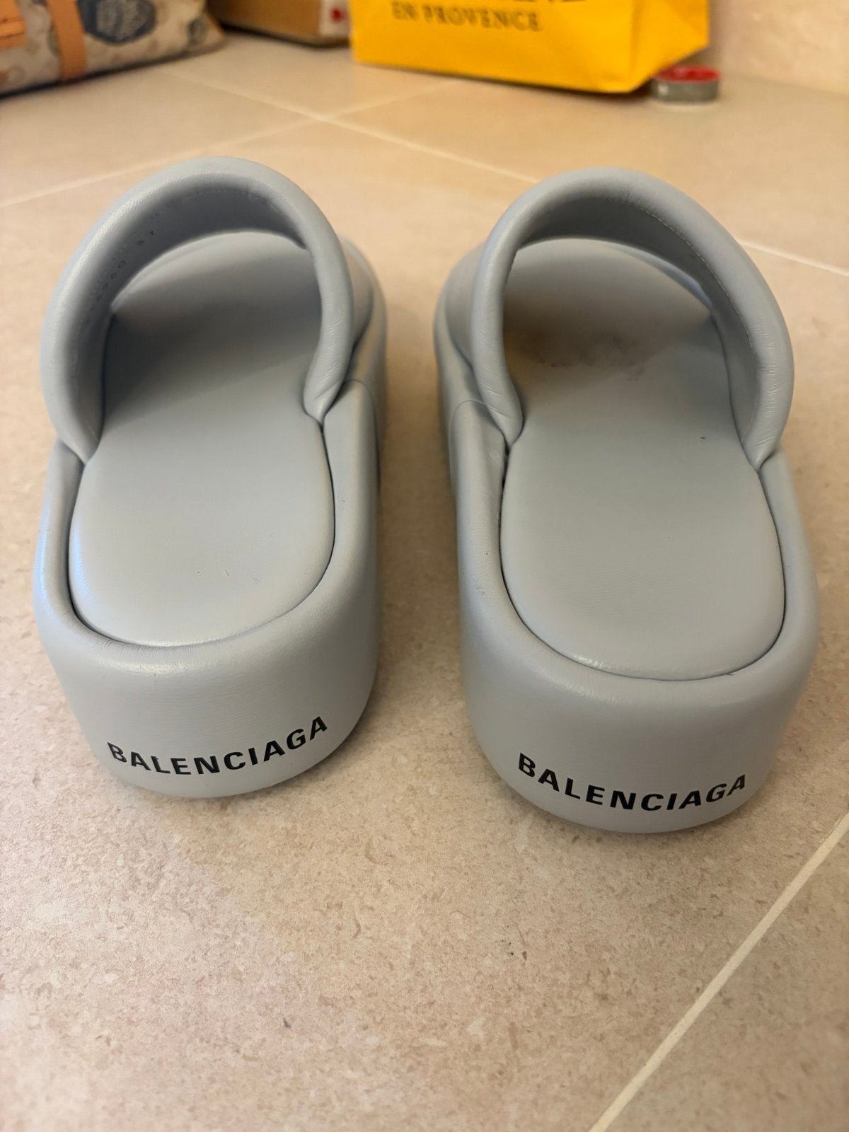 Balenciaga Pool Slippers Grijs – EU37, Ophalen, Gedragen, Grijs, Slippers