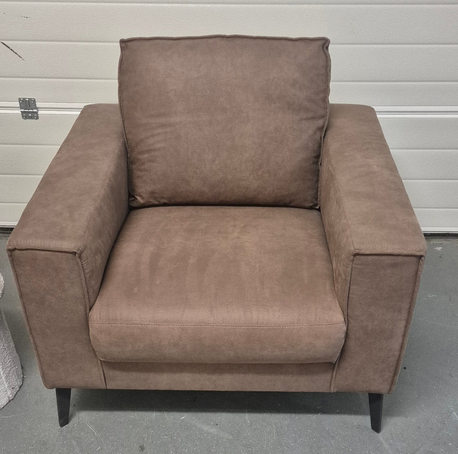 NIEUWE FAUTEUIL BRUIN COMFORTABEL 95x87, Ophalen, ., Nieuw, 75 tot 100 cm