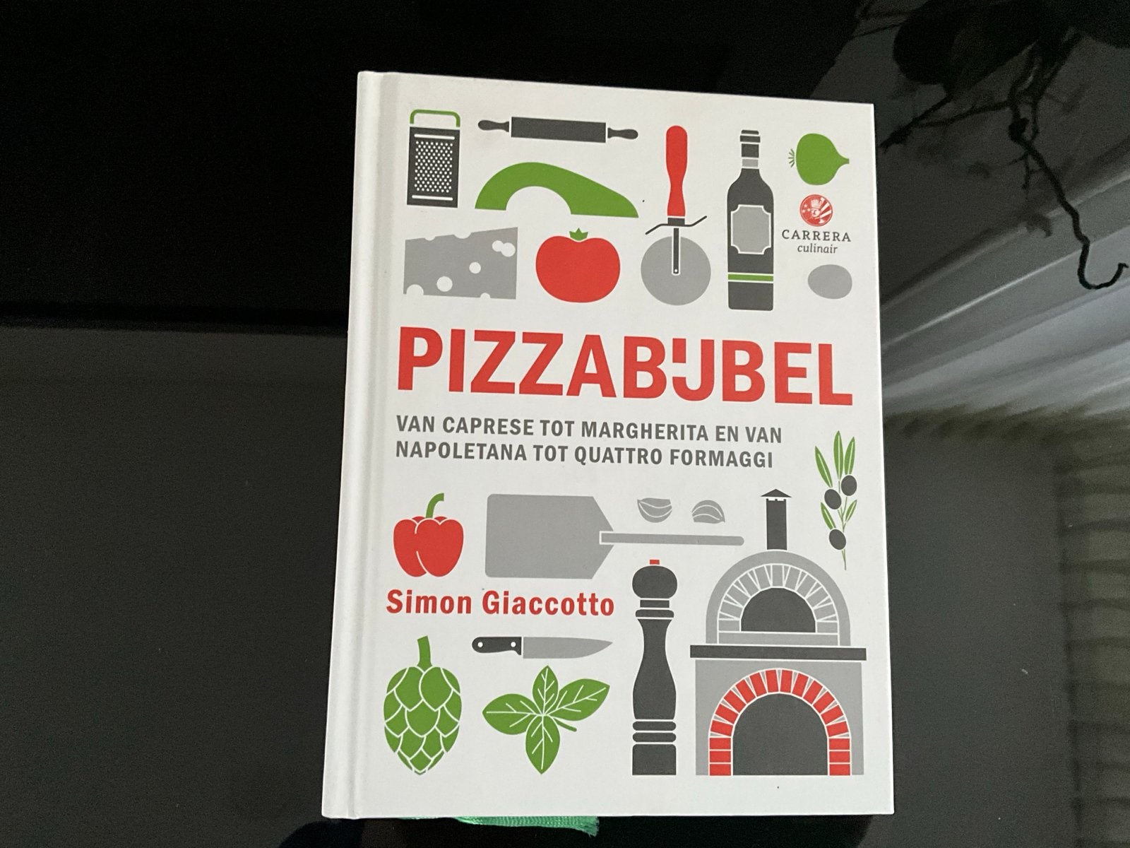Pizzabijbel: Van Caprese tot Quattro Formaggi, Ophalen of Verzenden, Zo goed als nieuw, Italië, Hoofdgerechten
