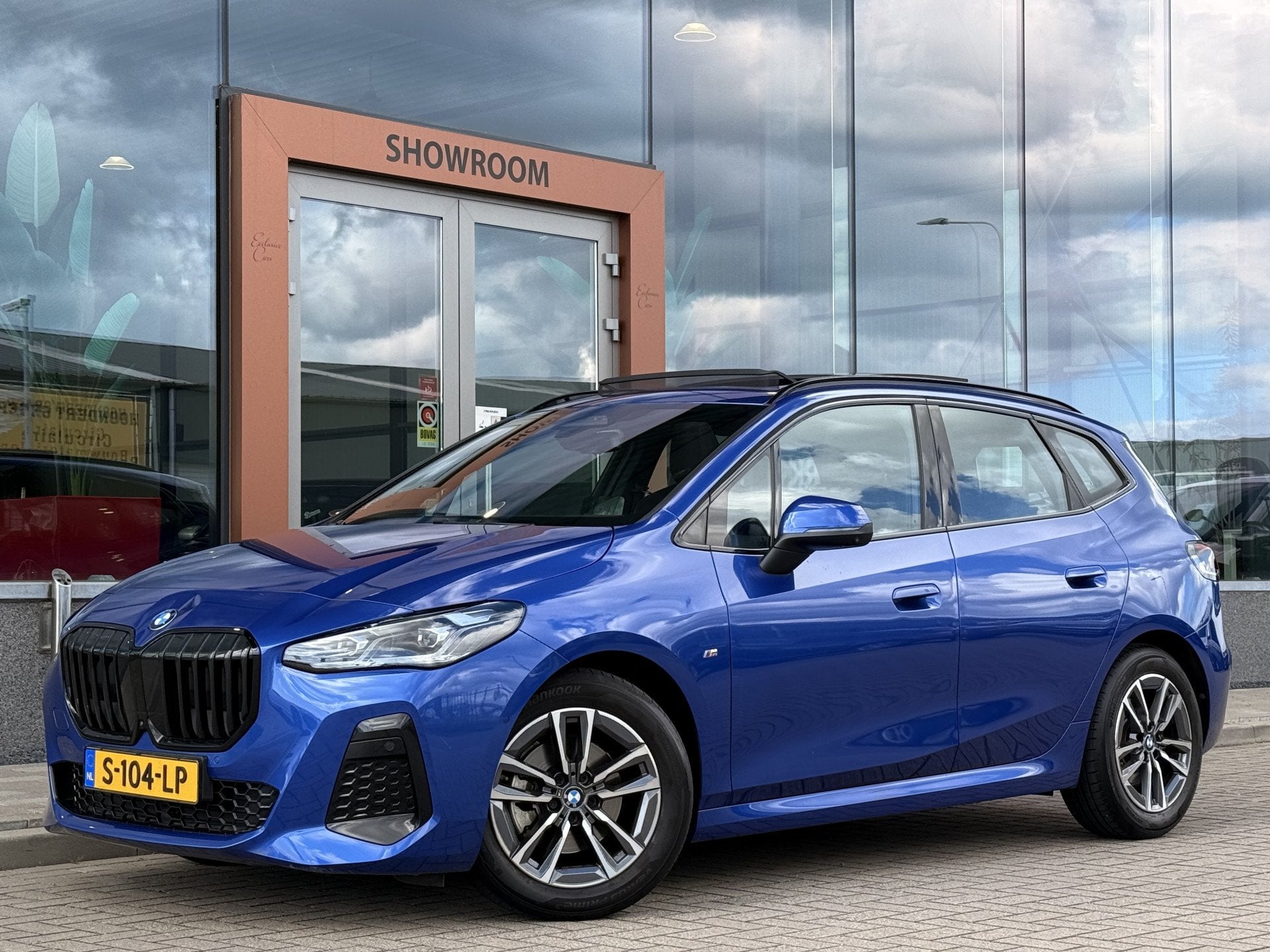 BMW 2 Serie Active Tourer 220i M-sport | Pano | Cruise | Lan, Dealer onderhouden, Automatische klimaatregeling, Gebruikt, 156 pk
