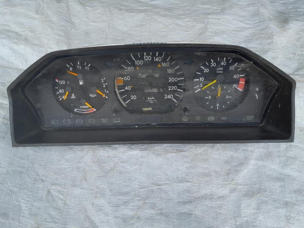 Mercedes w124 tellerbak, Auto-onderdelen, Dashboard en Schakelaars, Ophalen of Verzenden, Gebruikt, Mercedes-Benz