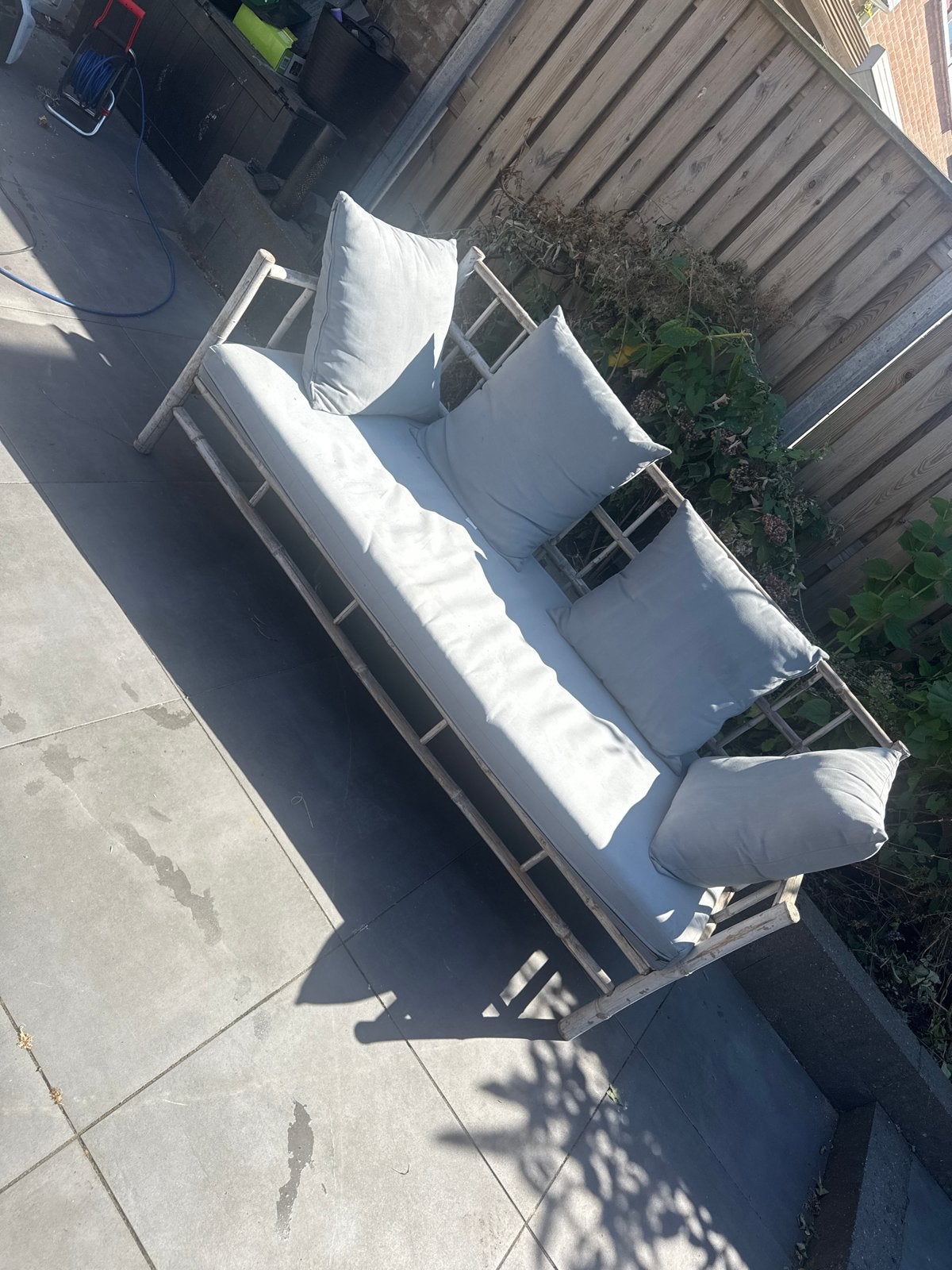 Comfortabele bamboe loungebank met kussens, Tuin en Terras, Tuinbanken, Ophalen of Verzenden, Gebruikt, Overige materialen