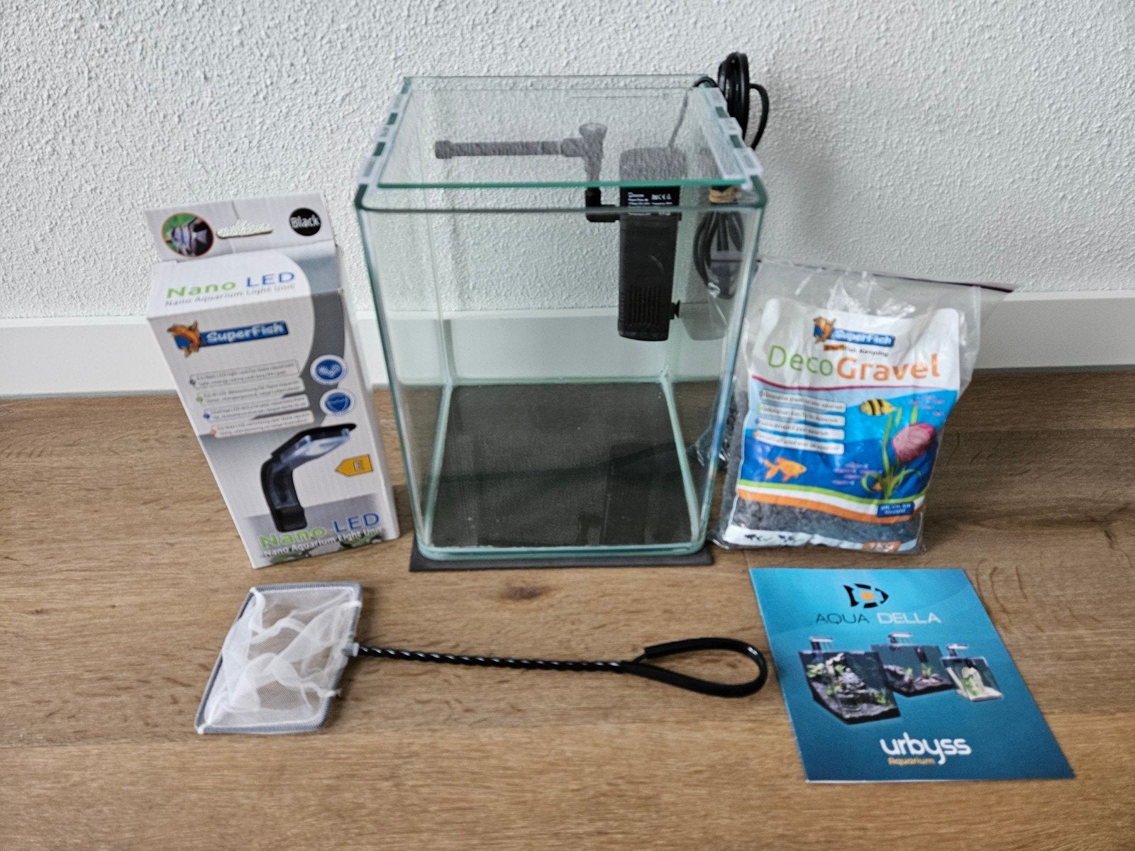 Compleet Aqua Della Urbyss aquarium pomp lamp gravel netje, Ophalen, Overige merken, Zo goed als nieuw, Leeg aquarium