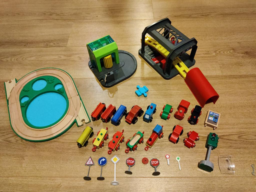 Diverse onderdelen voor houten treinbaan, Ophalen of Verzenden, Gebruikt