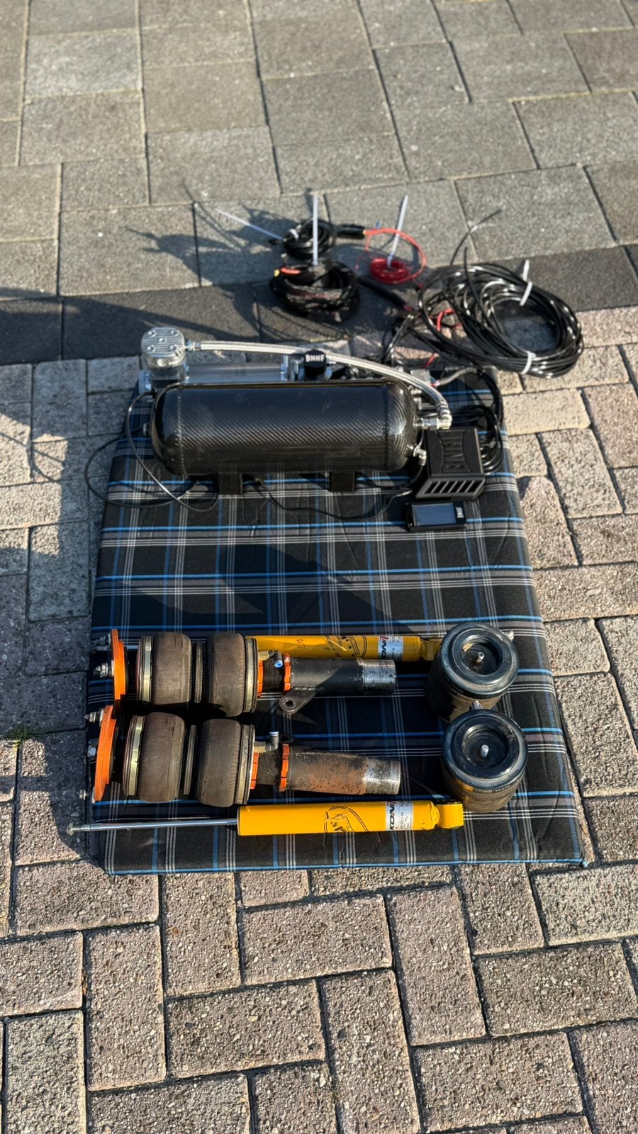 Complete set airride Golf Mk7 55mm, Ophalen, Steen of Klei, Zo goed als nieuw, Minder dan 5 m²