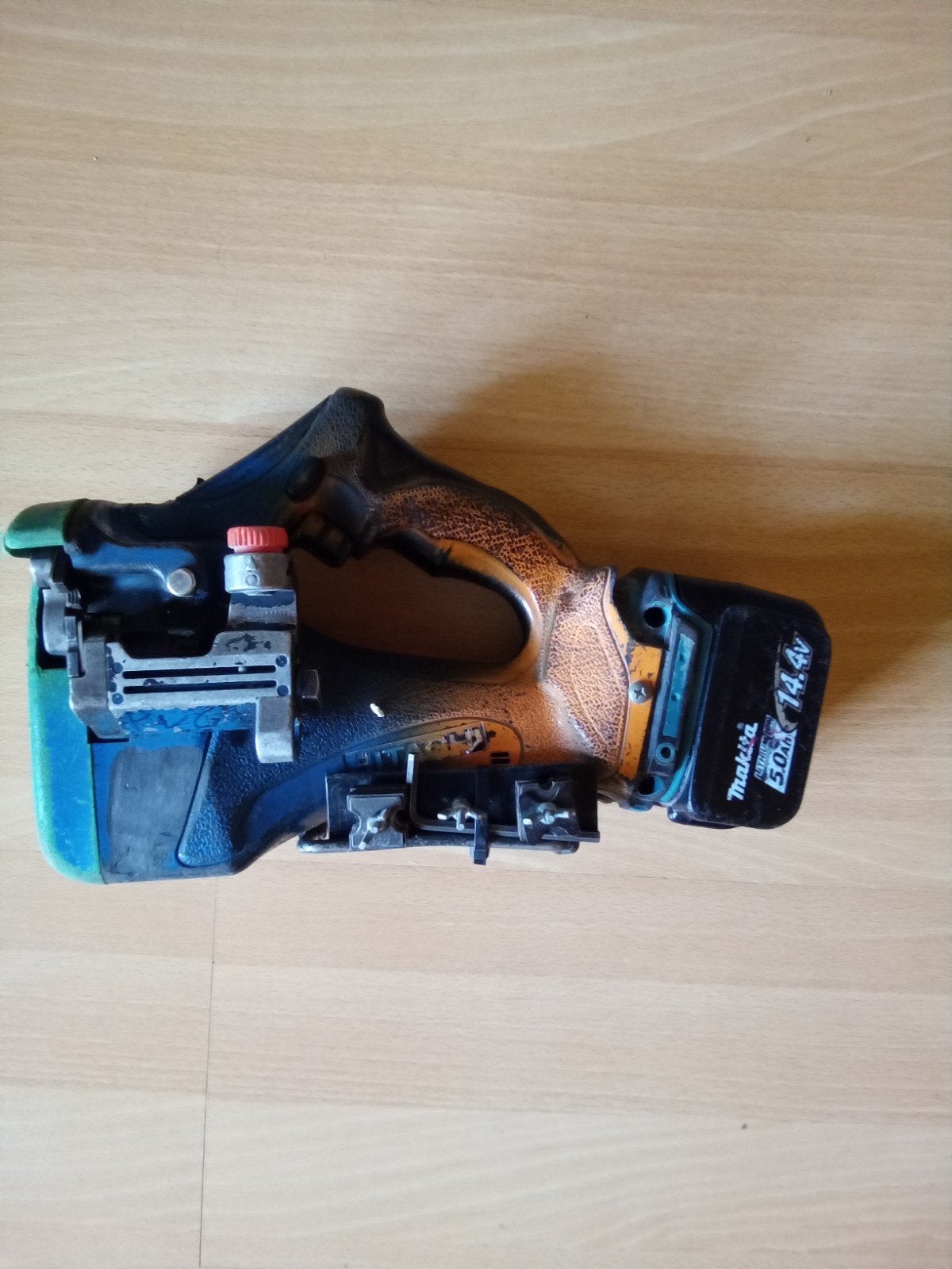 Hitachi draadeindknipper, Ophalen