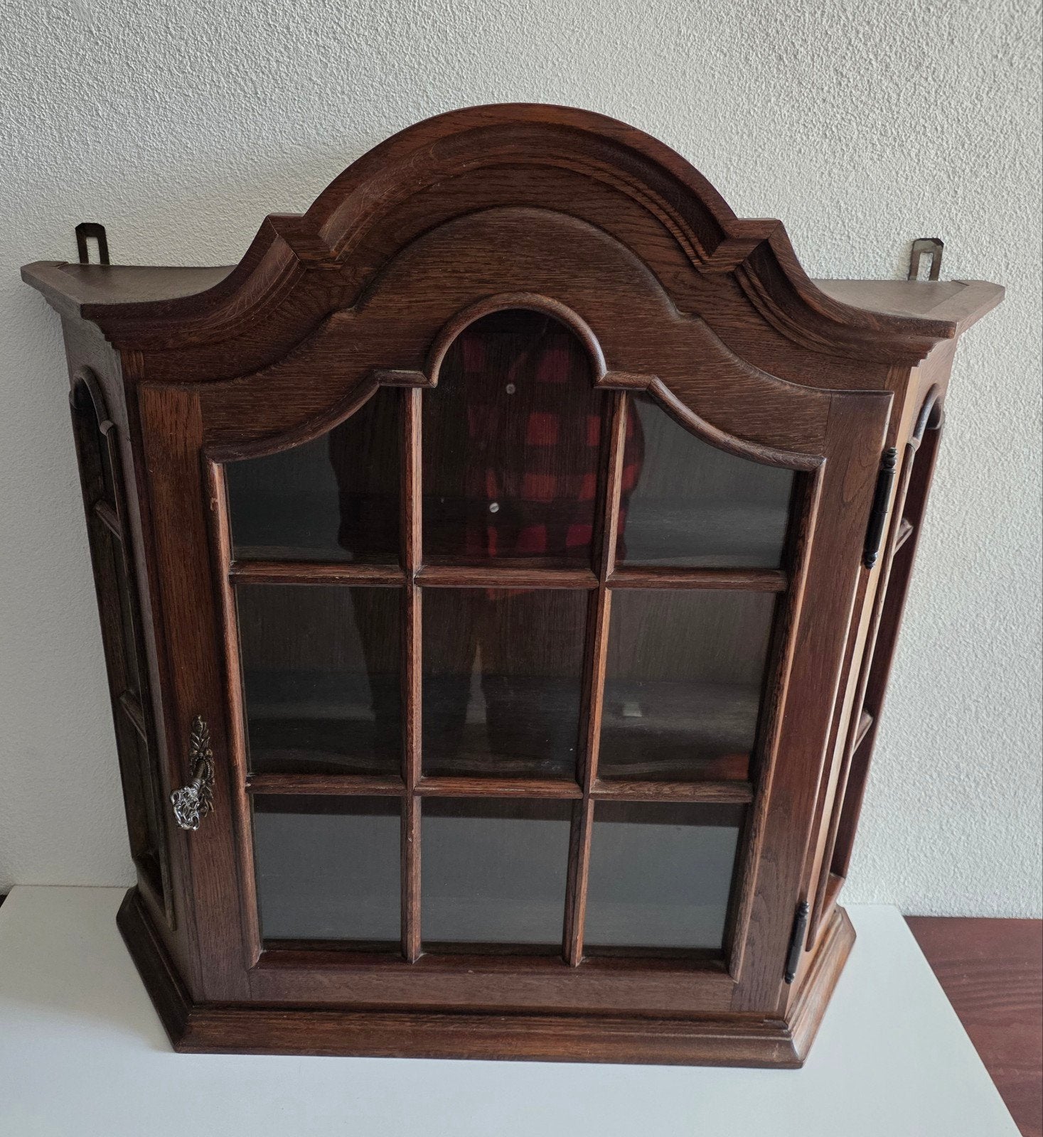 Antieke houten wandvitrinekast vitrinekast met sleutel, Ophalen, 50 tot 100 cm, Zo goed als nieuw, Minder dan 100 cm