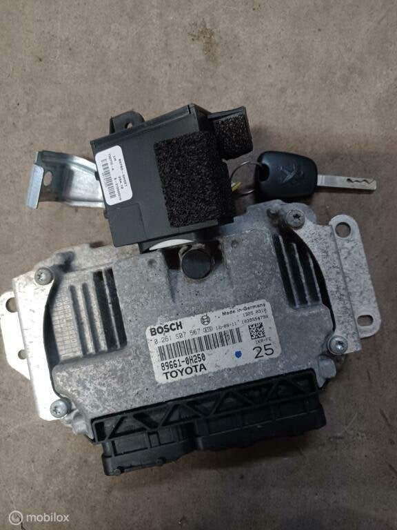 Computer sleutel Peugeot 107 ('06-'14) 89780h021 896610h250, Gebruikt, Ophalen of Verzenden, Peugeot, Peugeot