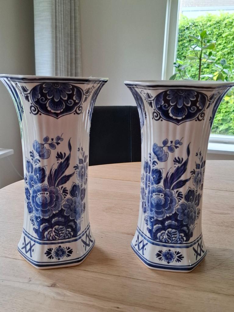 Set van 2 Flora Keramiek Delfts Holland Handwerk vazen, Antiek en Kunst, Ophalen of Verzenden