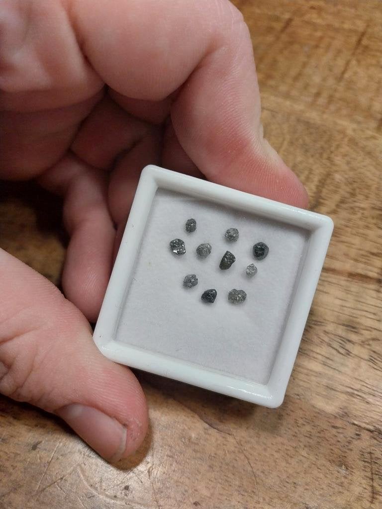 10 grijze ruwe diamanten, Ophalen of Verzenden, Zo goed als nieuw