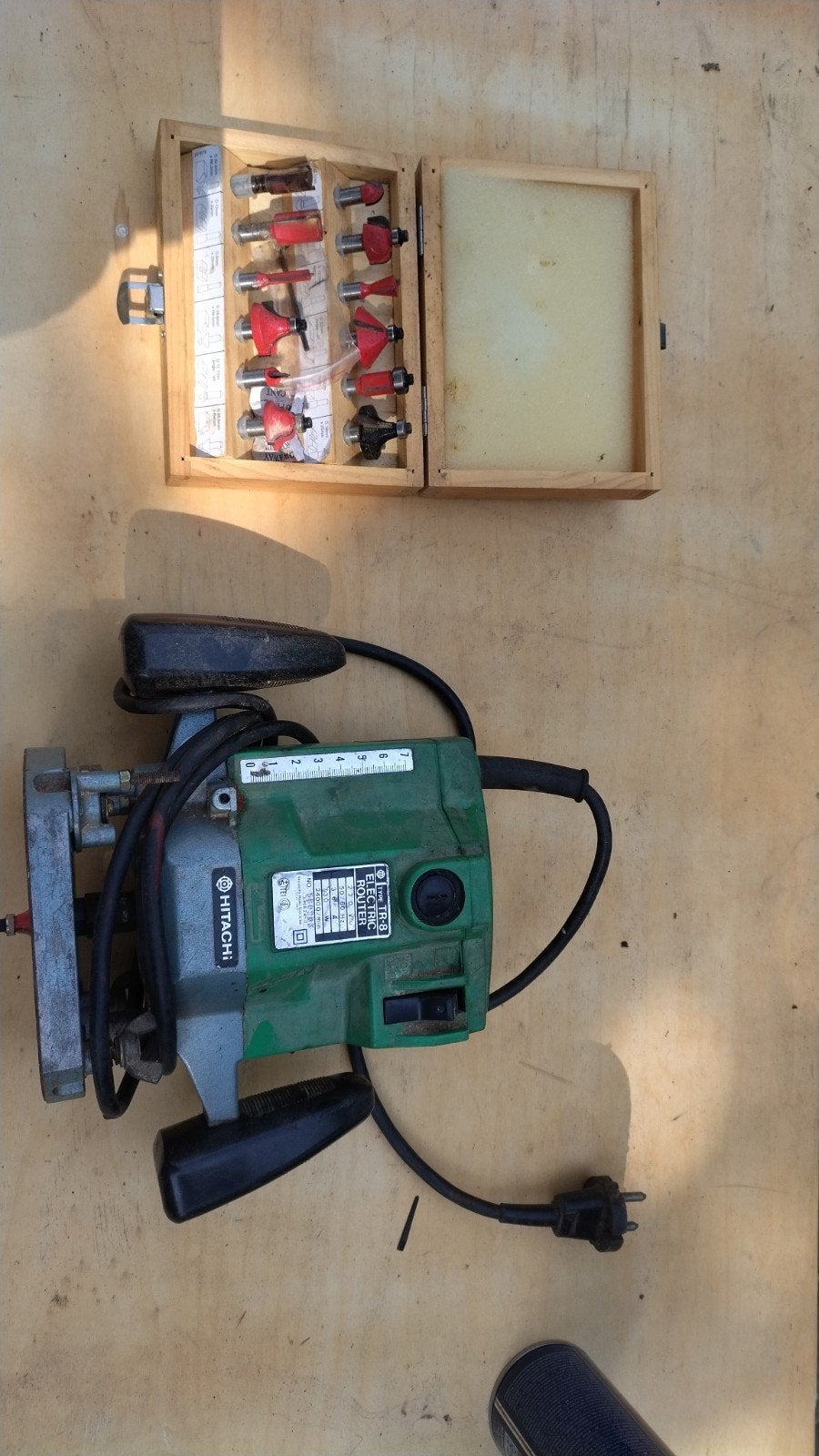 Hitachi bovenfrais, Ophalen, Elektrisch