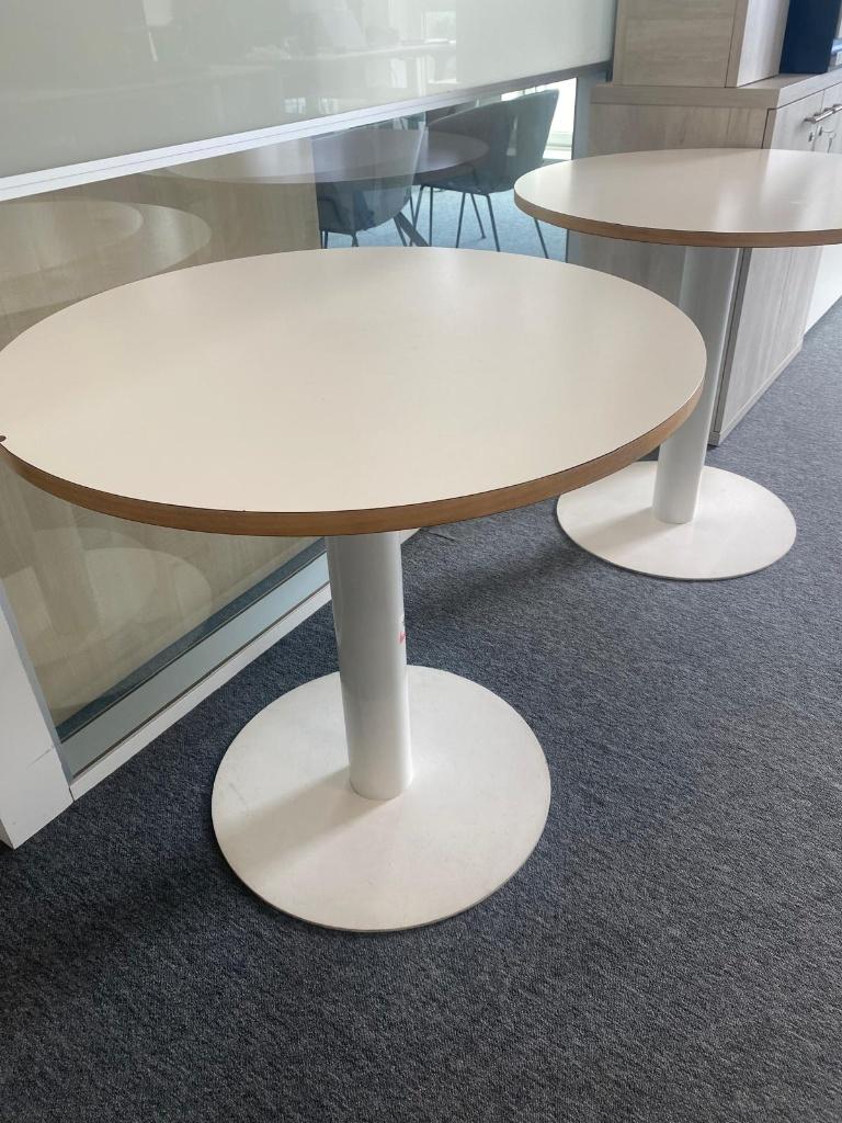 GRATIS! Twee tafels, Ophalen, Gebruikt, 50 tot 100 cm, Rond