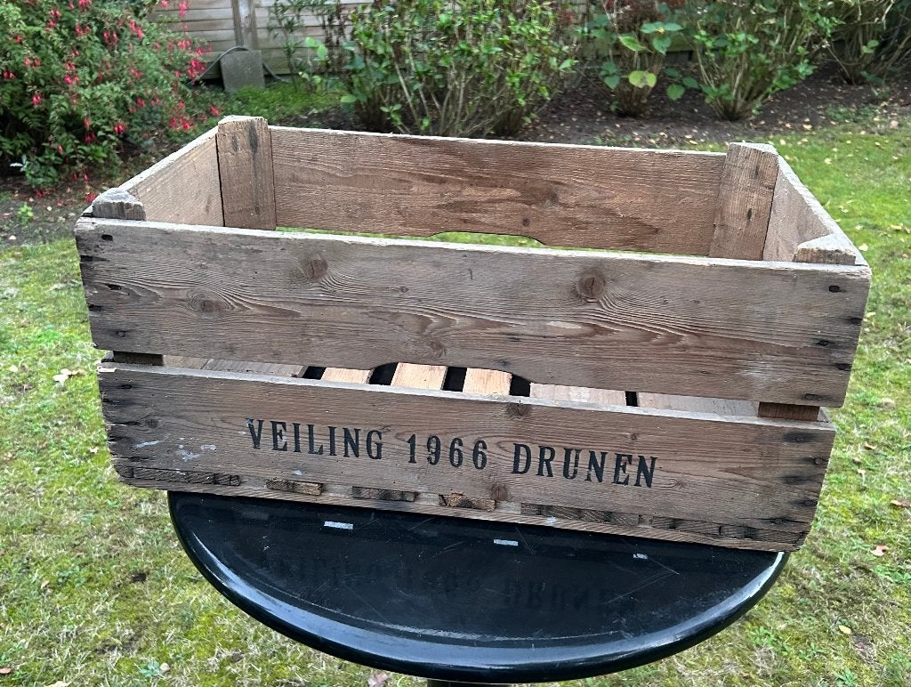 60 jaar oude veilingkrat, Ophalen, Gebruikt, 40 tot 60 cm, 50 tot 75 cm
