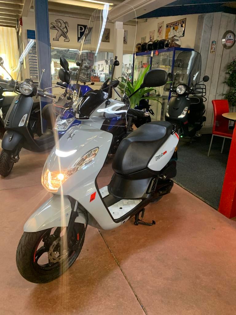Gebro scooters: Peugeot kisbee 45KM BJ2023, Gebruikt, Overige modellen, Maximaal 45 km/u, Ophalen of Verzenden