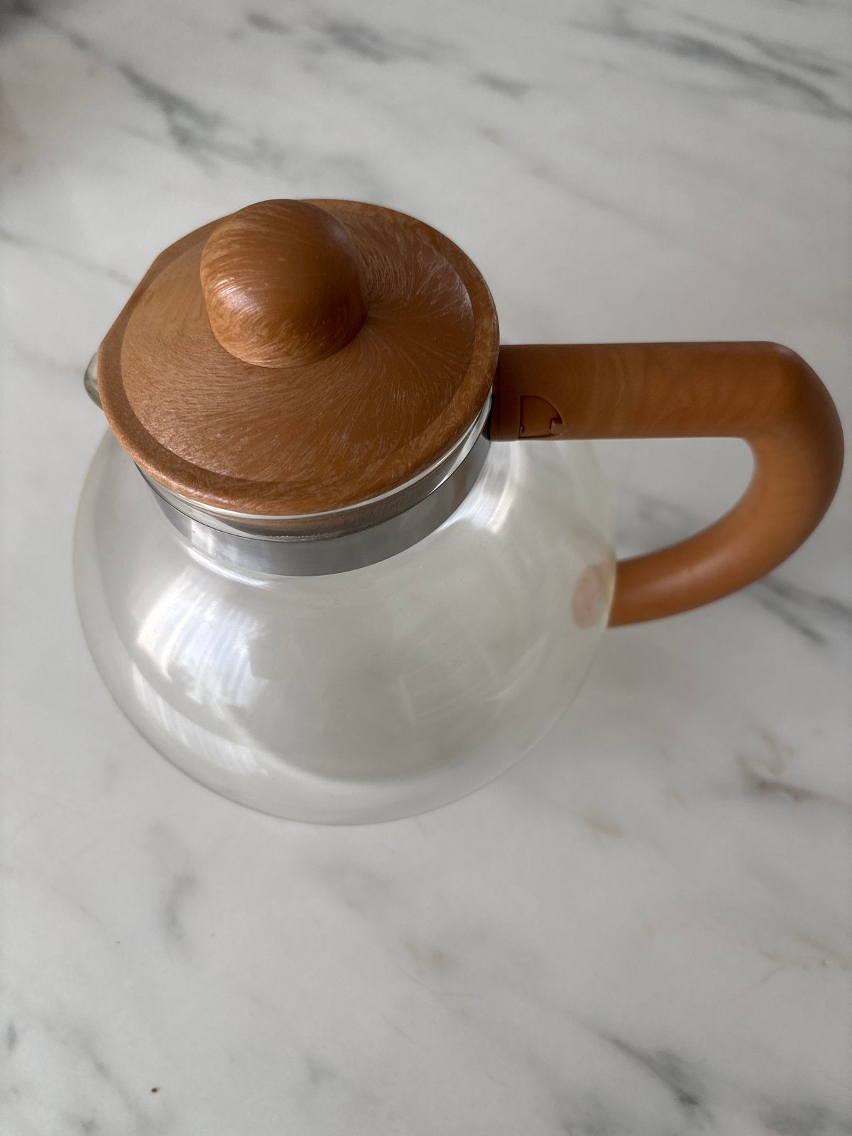 Glazen theepot met plastic handvat en deksel, Huis en Inrichting, Theepot/fluitketel, Glas, Ophalen of Verzenden, Zo goed als nieuw