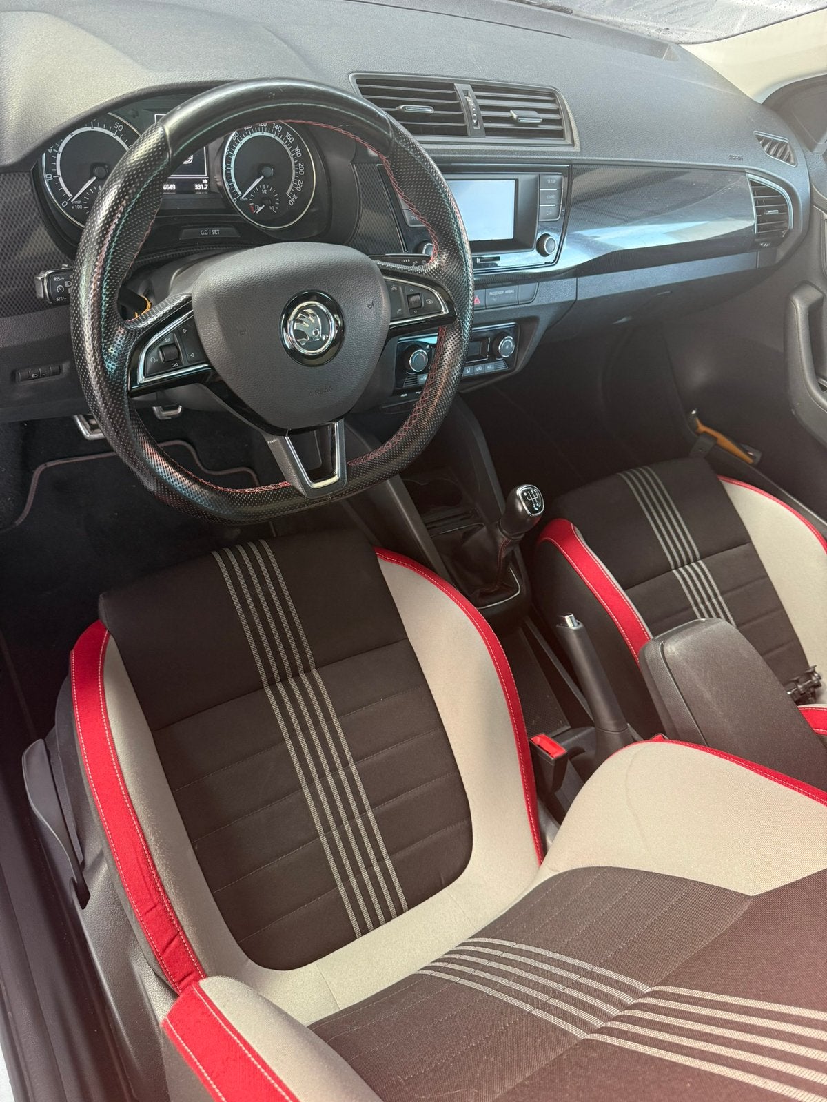 Skoda Fabia 1.2 TSI 66KW Combi 2017 Grijs, Auto's, 40 €/maand, Zwart, 4 cilinders, Origineel Nederlands