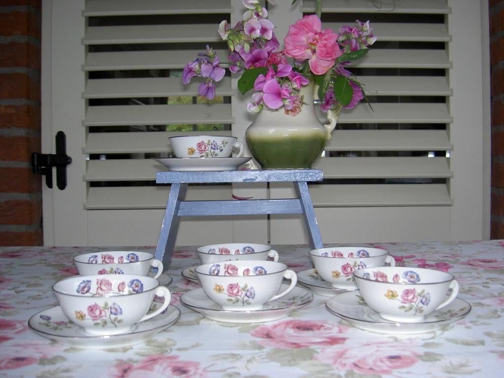 Frans porseleinen theekoppen Limoges, Antiek en Kunst, Ophalen of Verzenden