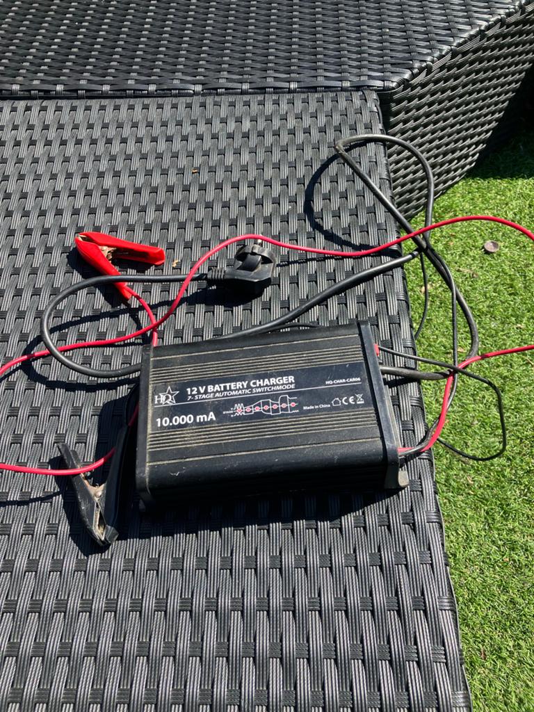 HQ-CHAR-CAR06 Automatische 12V Acculader, Ophalen of Verzenden, Gebruikt, Universele onderdelen