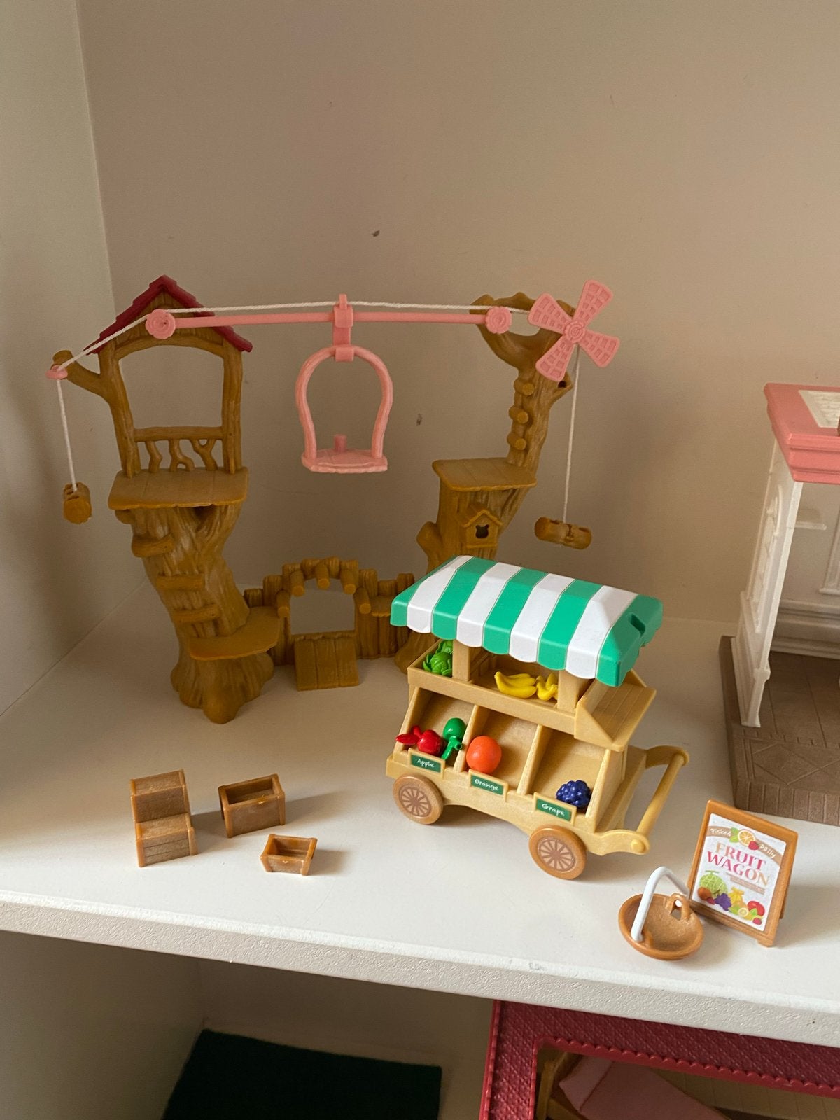 Sylvanian Families Boomhut, Fruitkraam & Huis, Ophalen of Verzenden, Gebruikt, Poppenhuis